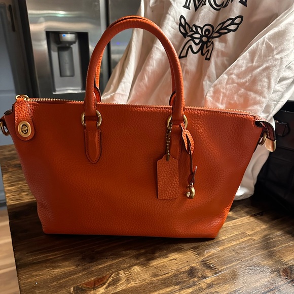 Beautiful Coach bag new condition - Picture 2 of 8